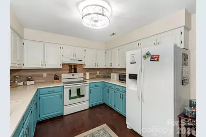 12401 Bentcreek Lane, Matthews, NC 28105 - Photo 11