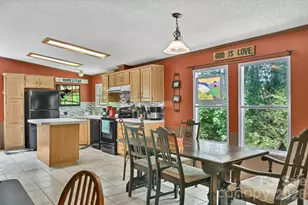 560 Morgan Branch Rd, Marshall, NC 28753 - Photo 9