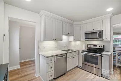 4605 Hedgemore Drive #B, Charlotte, NC 28209 - Photo 11