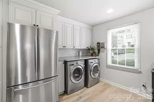 4605 Hedgemore Dr, Charlotte, NC 28209 - Photo 13