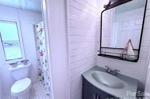 33 Honeysuckle Ln, Taylorsville, NC 28682 - Photo 25