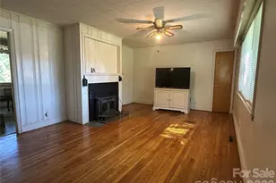 2939 Links Dr, Granite Falls, NC 28630 - Photo 9