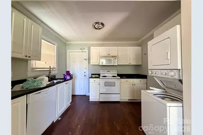 2825 Parkway Avenue, Charlotte, NC 28208 - Photo 5