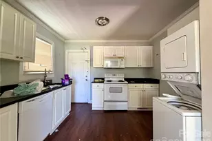 2825 Parkway Ave, Charlotte, NC 28208 - Photo 5