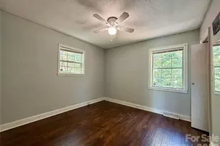 2825 Parkway Ave, Charlotte, NC 28208 - Photo 7