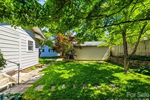 1214 Oakland St, Hendersonville, NC 28792 - Photo 23