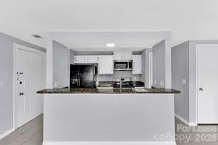 1624 Arlyn Cir, Charlotte, NC 28213 - Photo 3