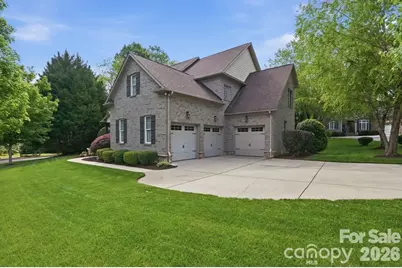 1401 Tara Plantation Boulevard, Wesley Chapel, NC 28110 - Photo 9