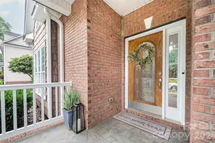 1718 30th Ave Pl NE, Hickory, NC 28601 - Photo 3
