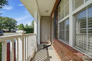 1135 Stonehenge Ln, Charlotte, NC 28216 - Photo 3