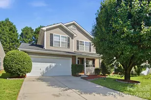 1135 Stonehenge Ln, Charlotte, NC 28216 - Photo 1