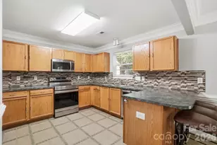 1135 Stonehenge Ln, Charlotte, NC 28216 - Photo 11