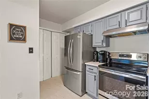 5870 Harris Grove Ln, Charlotte, NC 28212 - Photo 11