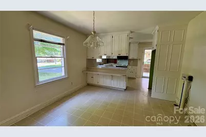 150 31st Avenue NW, Hickory, NC 28601 - Photo 7