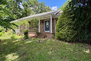132 Haynes St, Hendersonville, NC 28791 - Photo 1