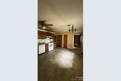 132 Haynes Street, Hendersonville, NC 28791 - Photo 9