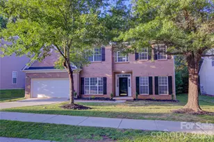 520 Grantham Ln, Charlotte, NC 28262 - Photo 1