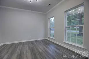 520 Grantham Ln, Charlotte, NC 28262 - Photo 3
