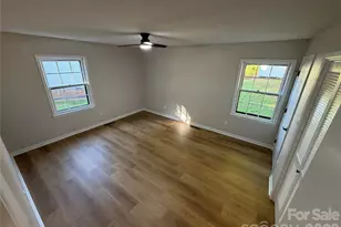 1880 Woodridge Cir, Hickory, NC 28602 - Photo 11
