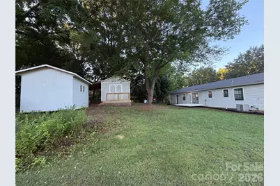 1880 Woodridge Circle, Hickory, NC 28602 - Photo 23
