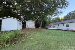 1880 Woodridge Cir, Hickory, NC 28602 - Photo 23