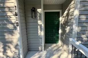 1880 Woodridge Cir, Hickory, NC 28602 - Photo 3