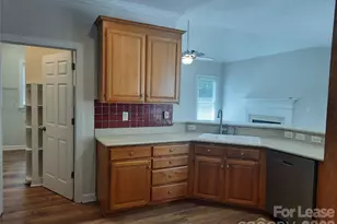 3108 Castlemaine Dr, Charlotte, NC 28269 - Photo 7