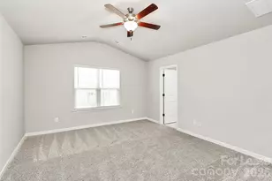 8208 Stonemere Ln, Charlotte, NC 28215 - Photo 15