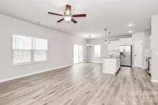 8208 Stonemere Ln, Charlotte, NC 28215 - Photo 3