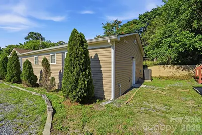 411 W Sullivan Street, Gastonia, NC 28052 - Photo 37