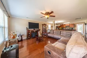 908 Sherman St, Gastonia, NC 28052 - Photo 5