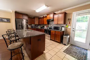 908 Sherman St, Gastonia, NC 28052 - Photo 9