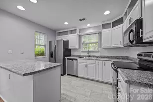 8230 Rudolph Rd, Charlotte, NC 28216 - Photo 17