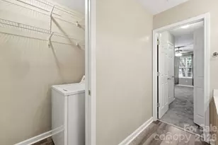 8230 Rudolph Rd, Charlotte, NC 28216 - Photo 9