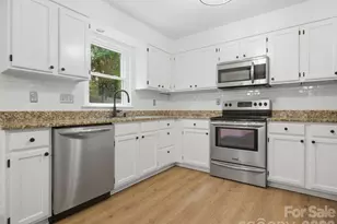 12332 Old Prairie Rd, Charlotte, NC 28277 - Photo 11