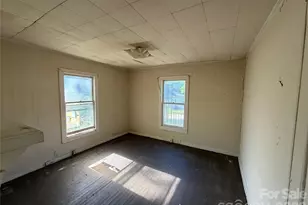 547 S Center St, Spartanburg, SC 29301 - Photo 11
