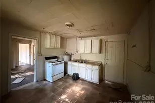 547 S Center St, Spartanburg, SC 29301 - Photo 7