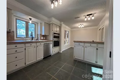 1754 12th Street NE, Hickory, NC 28601 - Photo 9