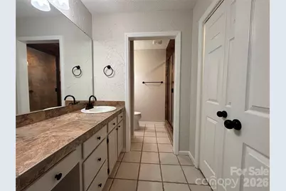 1754 12th Street NE, Hickory, NC 28601 - Photo 17