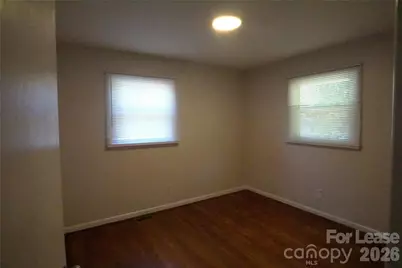 130 31st Avenue NW, Hickory, NC 28601 - Photo 7