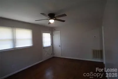130 31st Avenue NW, Hickory, NC 28601 - Photo 3