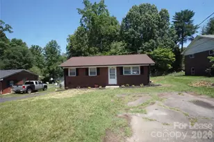 130 31st Ave NW, Hickory, NC 28601 - Photo 1