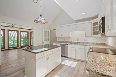 2150 9th Street NW, Hickory, NC 28601 - Photo 7