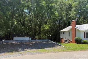 122 E Hargrave St, Wadesboro, NC 28170 - Photo 5