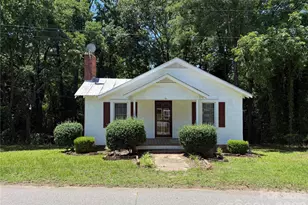 122 E Hargrave St, Wadesboro, NC 28170 - Photo 1