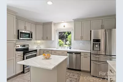 6139 Candlewood Drive, Charlotte, NC 28210 - Photo 9