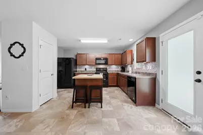 3938 Hemingway Drive NW, Hickory, NC 28601 - Photo 9