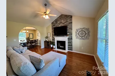 1688 Buffett Circle, Hickory, NC 28602 - Photo 3