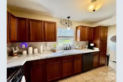 1688 Buffett Circle, Hickory, NC 28602 - Photo 7