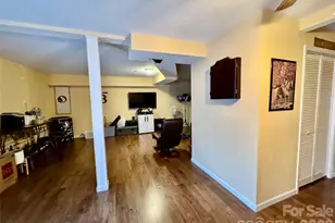 1688 Buffett Cir, Hickory, NC 28602 - Photo 21